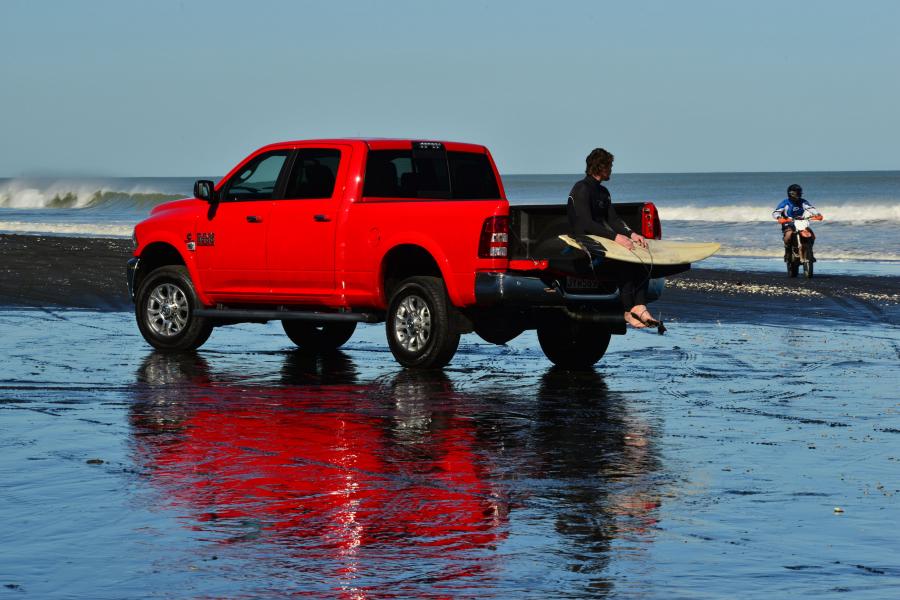  Dodge Ram 2500 Laramie Crew Cab 2015 года  (AU) (фото 20 из 40)